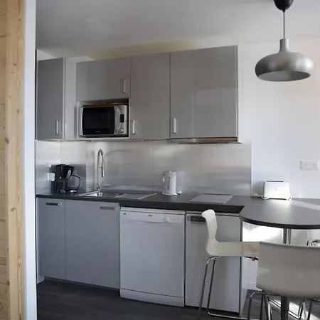 Renove, Acces Pistes, Balcon - Fr-1-181-2011 Apartment *